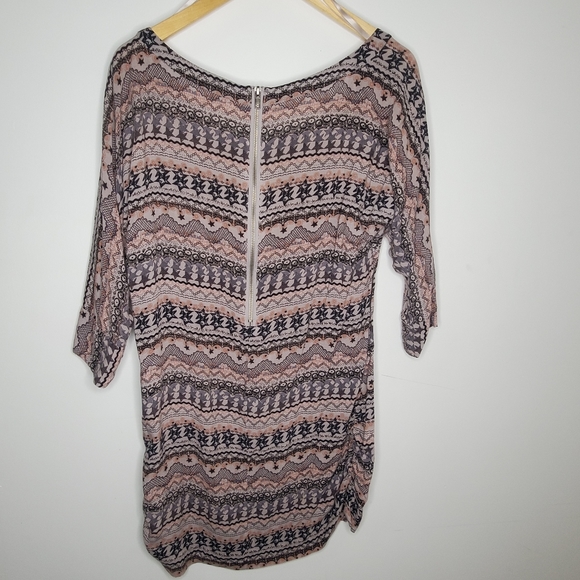 ONLY Edge collection patterned mini dress - Picture 2 of 6